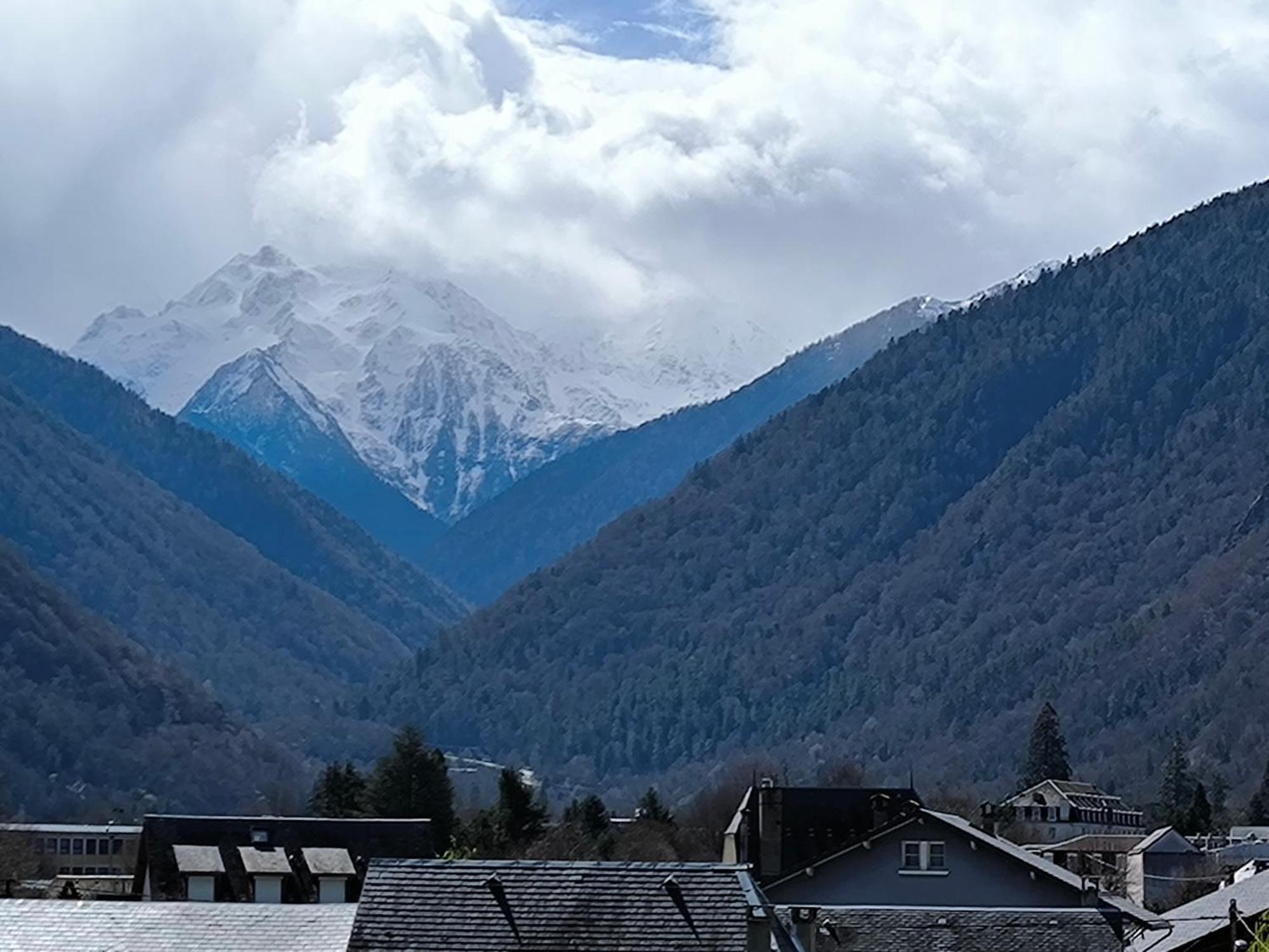 Appartement Vert Tendre Face A La Montagne Bagnères-de-Luchon المظهر الخارجي الصورة