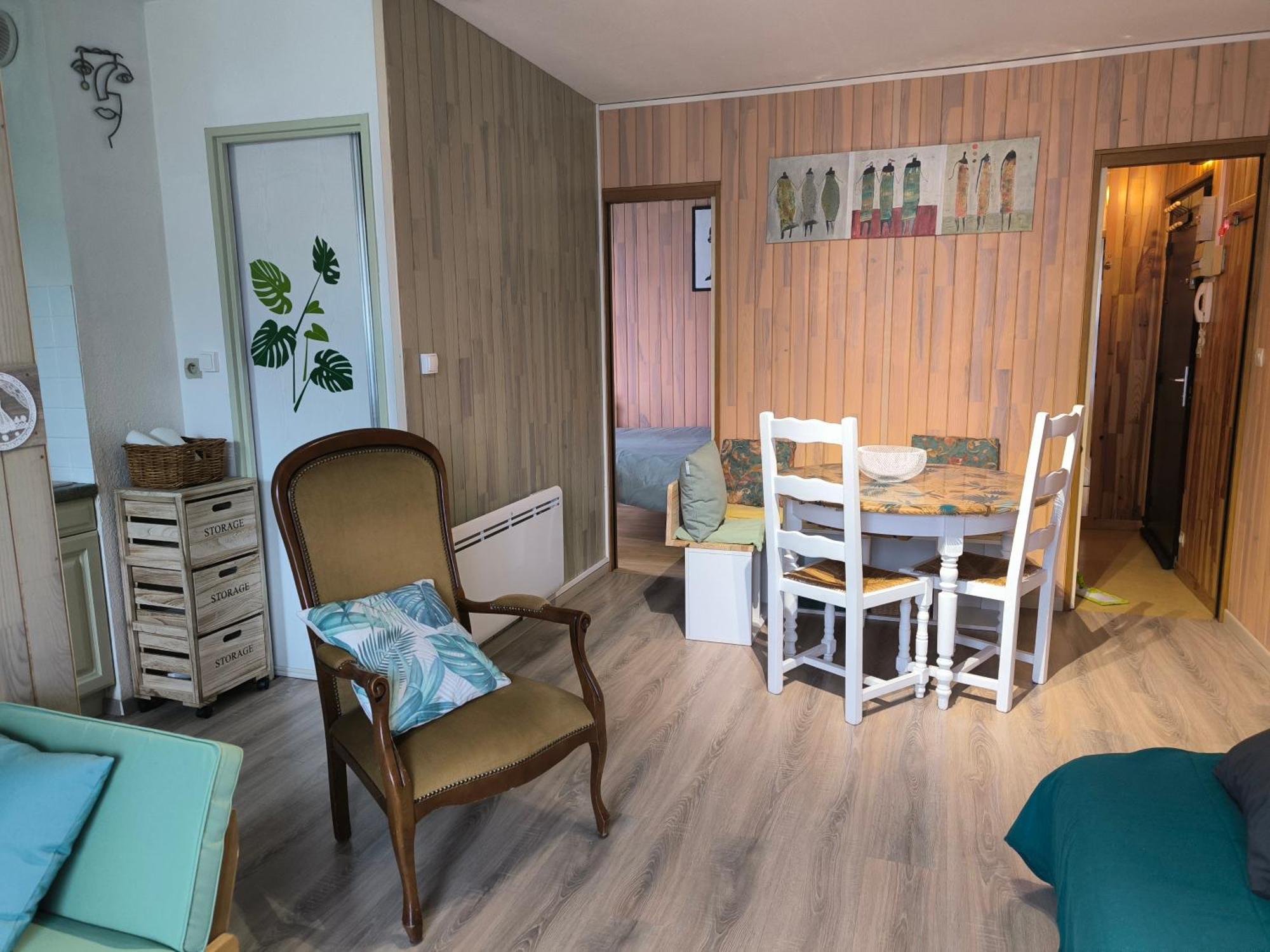 Appartement Vert Tendre Face A La Montagne Bagnères-de-Luchon المظهر الخارجي الصورة